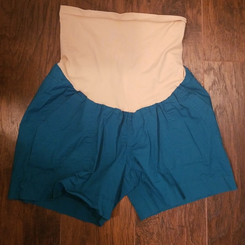 Motherhood maternity M over belly shorts